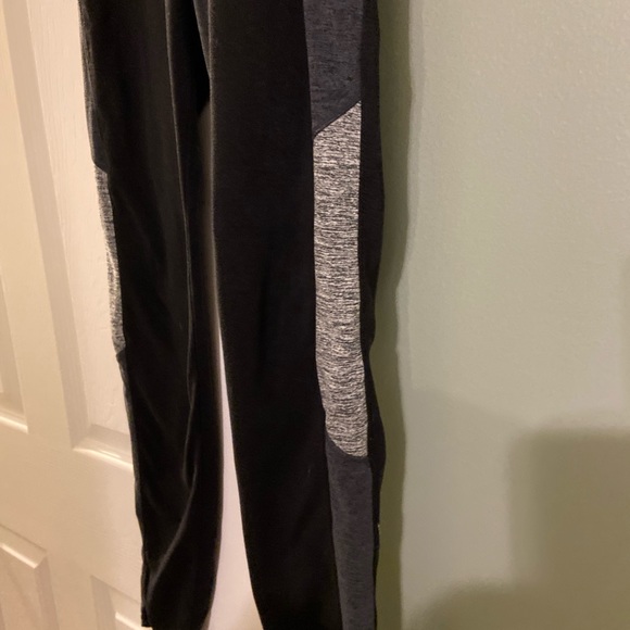 Black womens leggings - Picture 3 of 4